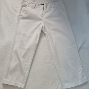 White Capri cut pants